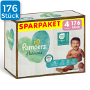 Eine Packung Pampers Harmonie Größe 4 im Sparpaket. Oben links ist ein blaues Viereck mit der Aufschrift 